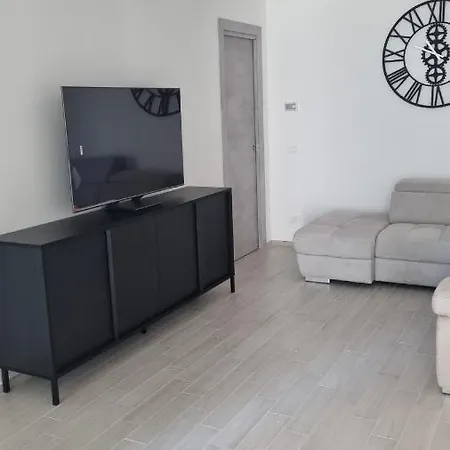 Thais Apartamento *