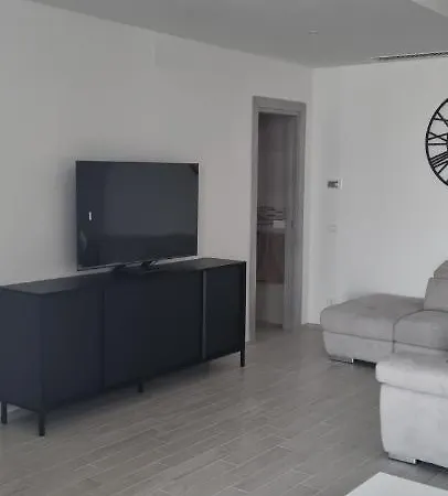 Thais Apartamento *